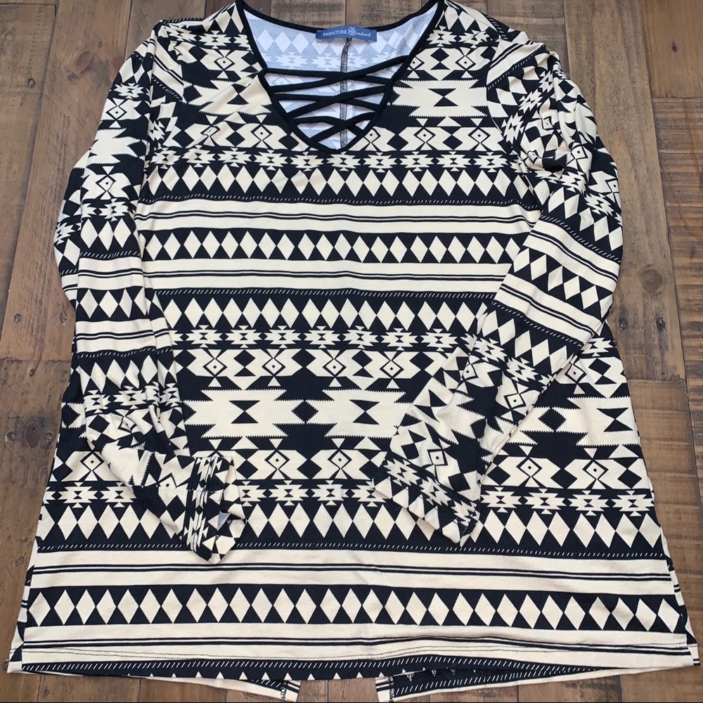 Signature Weekend Aztec Print Tunic - Picture 4 of 8